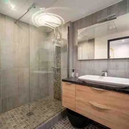Le Marquis - T3 Standing 100m2 250 Metres Du Port * Marseille